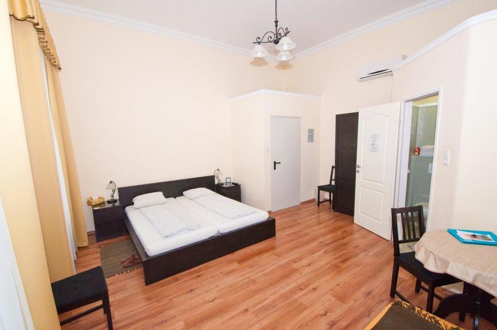 K+T Boardinghouse Hotel Bécs Szoba fotó